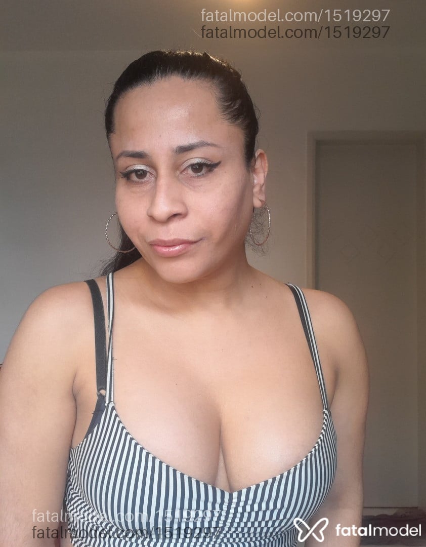 Acompanhante mulher trans morena (o) de olhos castanhos - Ladykyogree