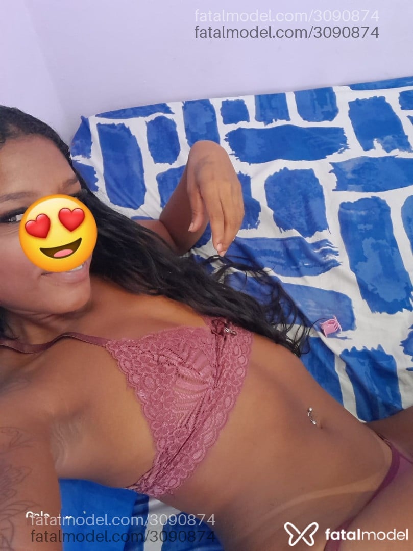 Acompanhante mulher morena (o) de olhos pretos - Bombomzinha