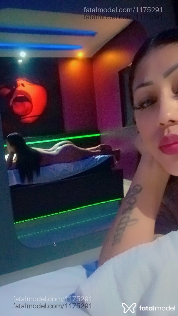 Acompanhante mulher com cabelo castanho de olhos pretos - Yara Rocha