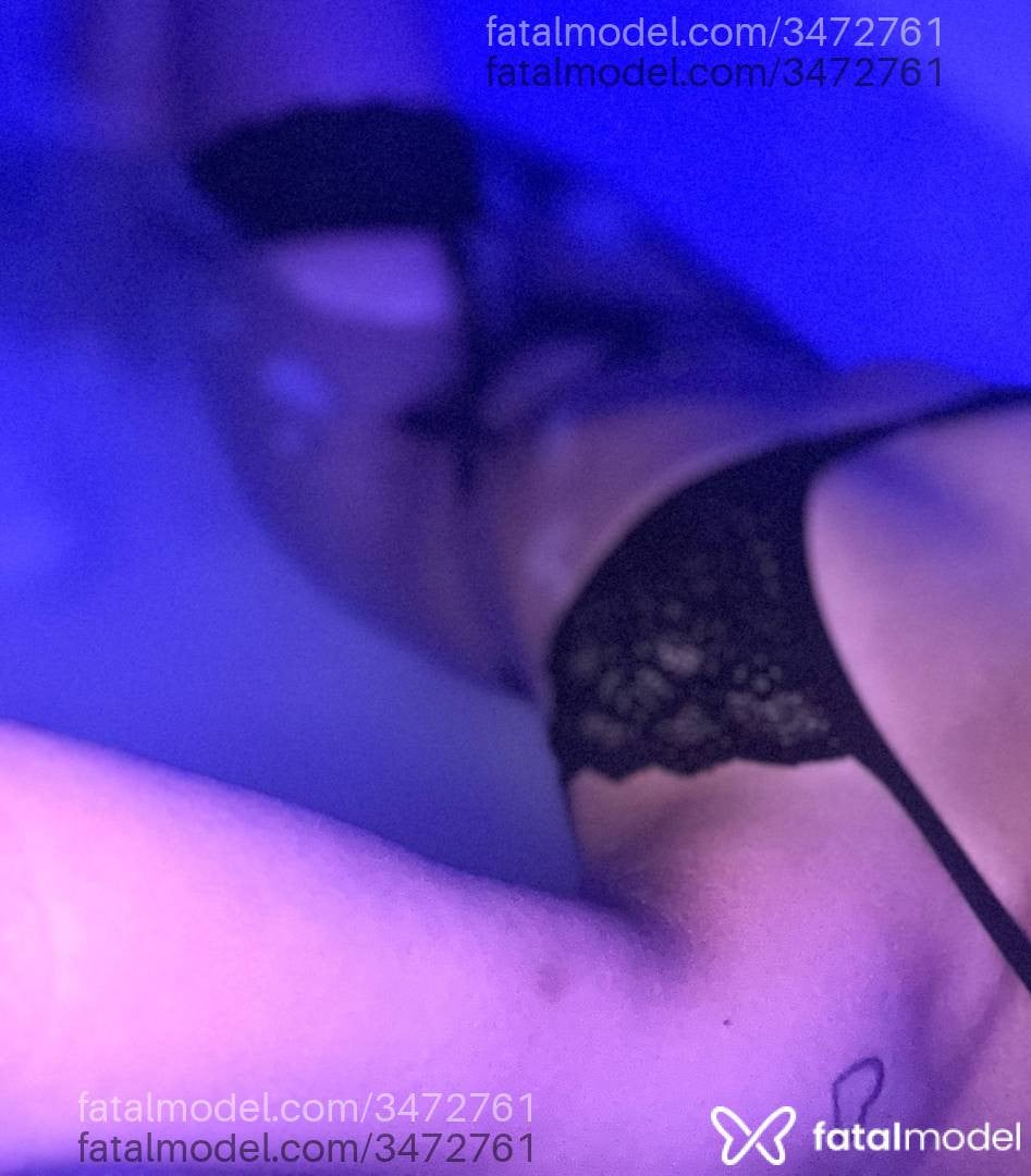 Acompanhante mulher morena (o) de olhos castanhos - Sophi Lucatelly