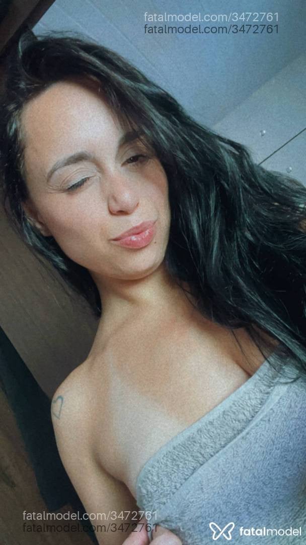 Acompanhante mulher morena (o) de olhos castanhos - Sophi Lucatelly