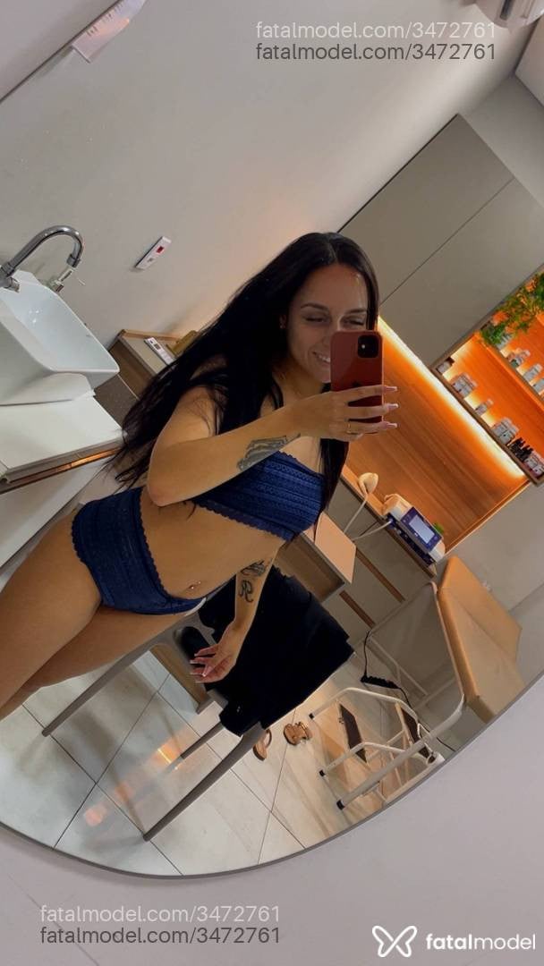 Acompanhante mulher morena (o) de olhos castanhos - Sophi Lucatelly