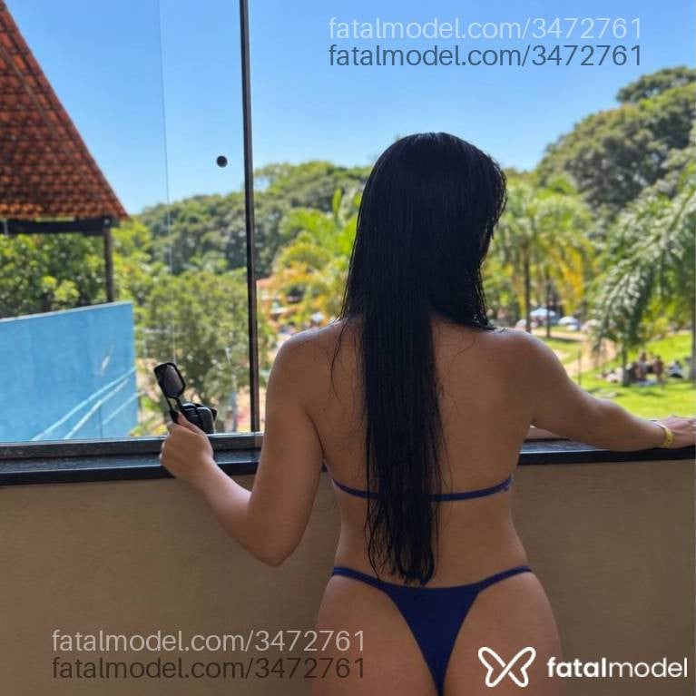 Acompanhante mulher morena (o) de olhos castanhos - Sophi Lucatelly