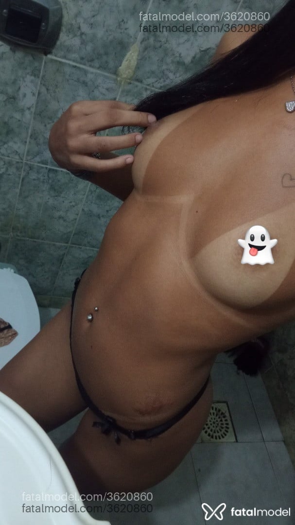 Acompanhante mulher morena (o) de olhos pretos - Paiva