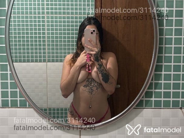 Acompanhante mulher morena (o) de olhos mel - Adriana