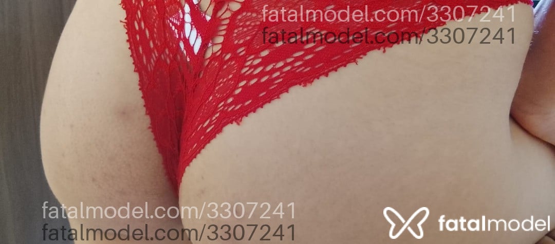 Acompanhante mulher com cabelo castanho de olhos castanhos - Janfergyn