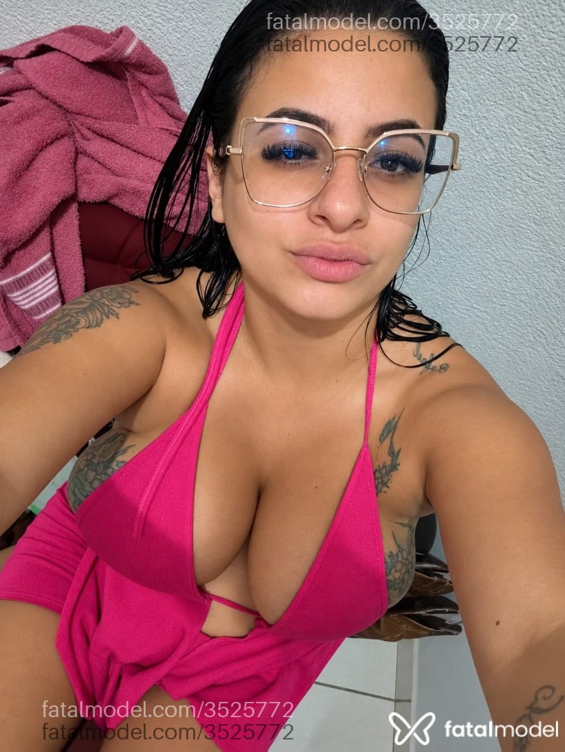 Acompanhante mulher morena (o) de olhos castanhos - Aline