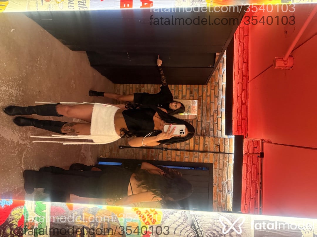 Acompanhante mulher morena (o) de olhos castanhos - Júlia Oliveira Acompanhante mulher morena (o) de olhos castanhos - Júlia Oliveira