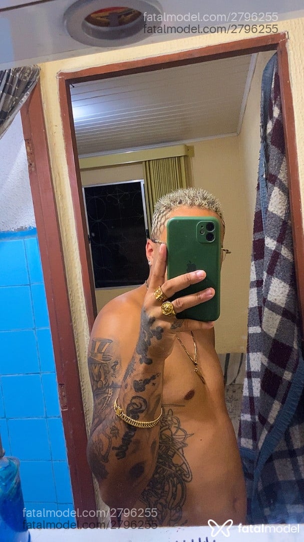 Acompanhante homem com cabelo castanho de olhos castanhos - Uzukimaruu