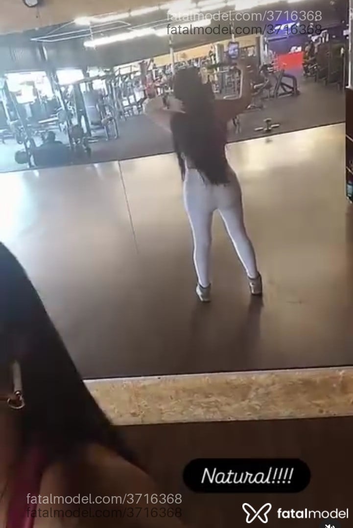 Acompanhante mulher morena (o) de olhos mel - Cacau