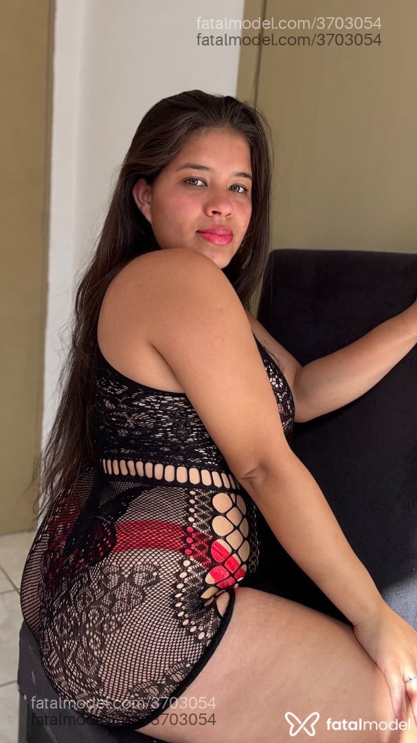 Acompanhante mulher com cabelo castanho de olhos verdes - Alejandrababy