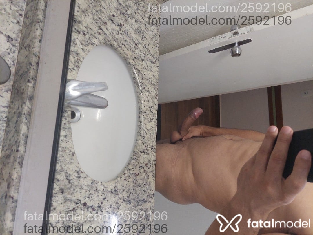 Acompanhante homem com cabelo castanho de olhos castanhos - Willan