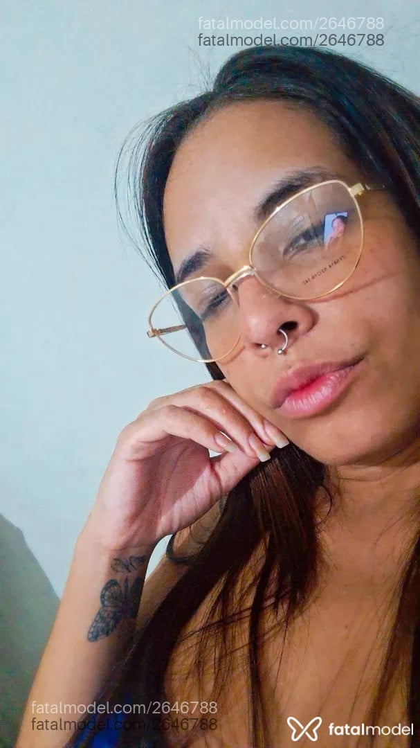 Acompanhante mulher ruiva (o) de olhos castanhos - Bruna