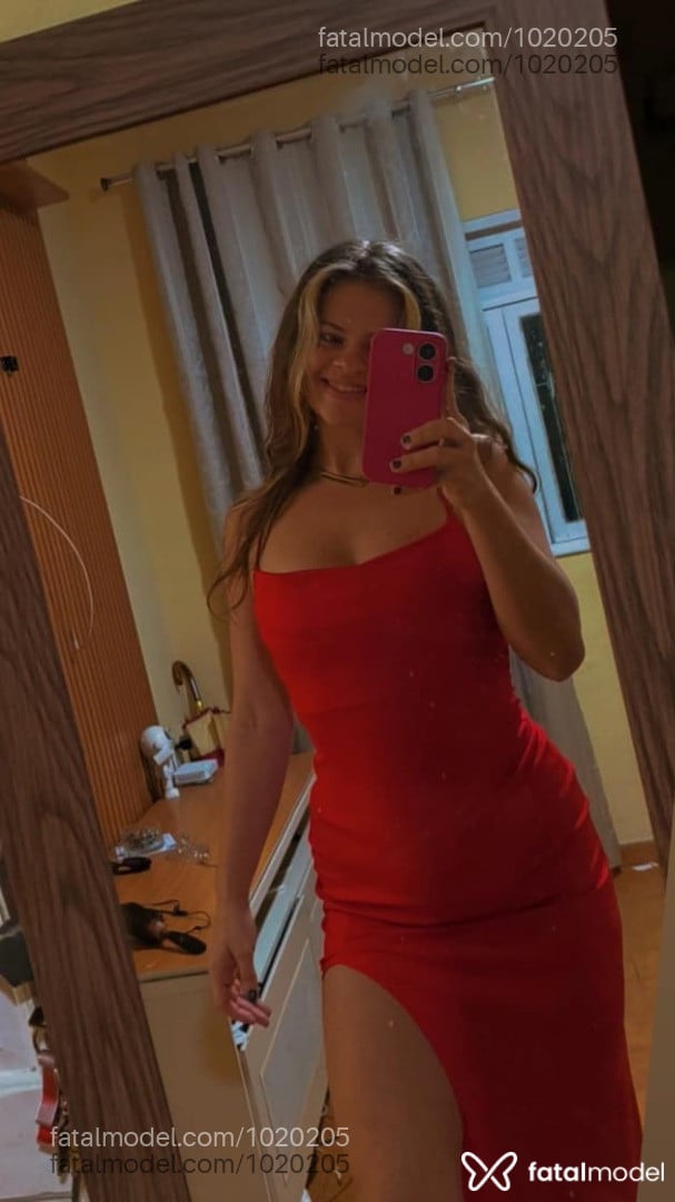 Acompanhante mulher loira (o) de olhos azuis - Melissa