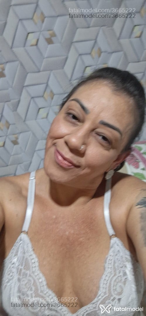 Acompanhante mulher morena (o) de olhos castanhos - Luluzinha