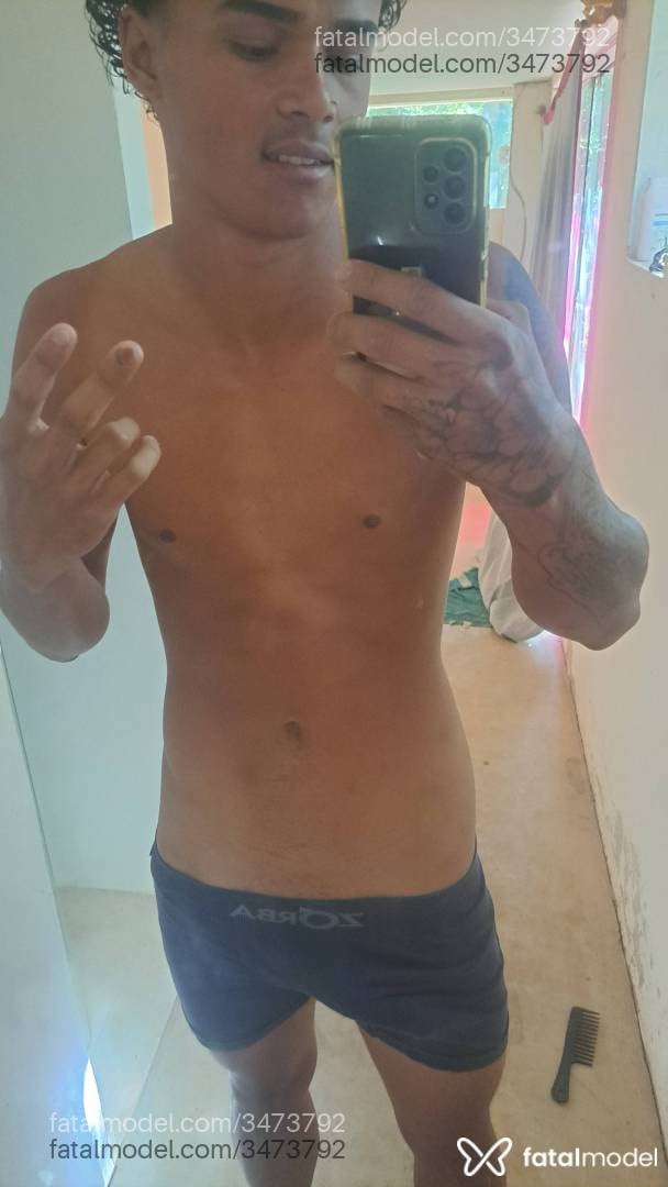 Acompanhante homem morena (o) de olhos castanhos - João Reis Acompanhante homem morena (o) de olhos castanhos - João Reis