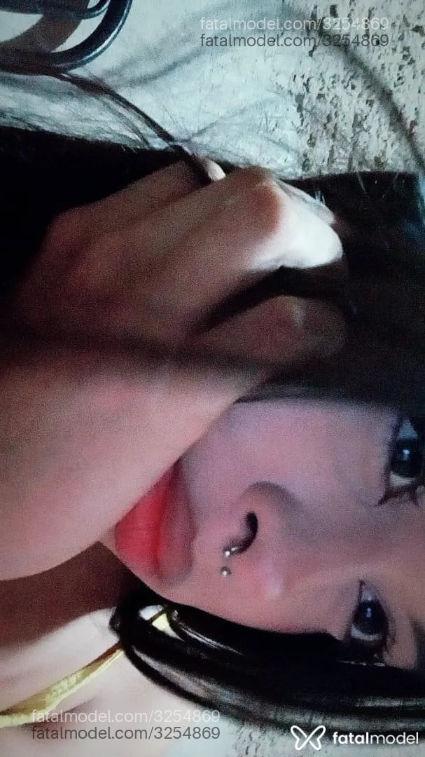 Acompanhante mulher trans morena (o) de olhos castanhos - Leticia Pereira