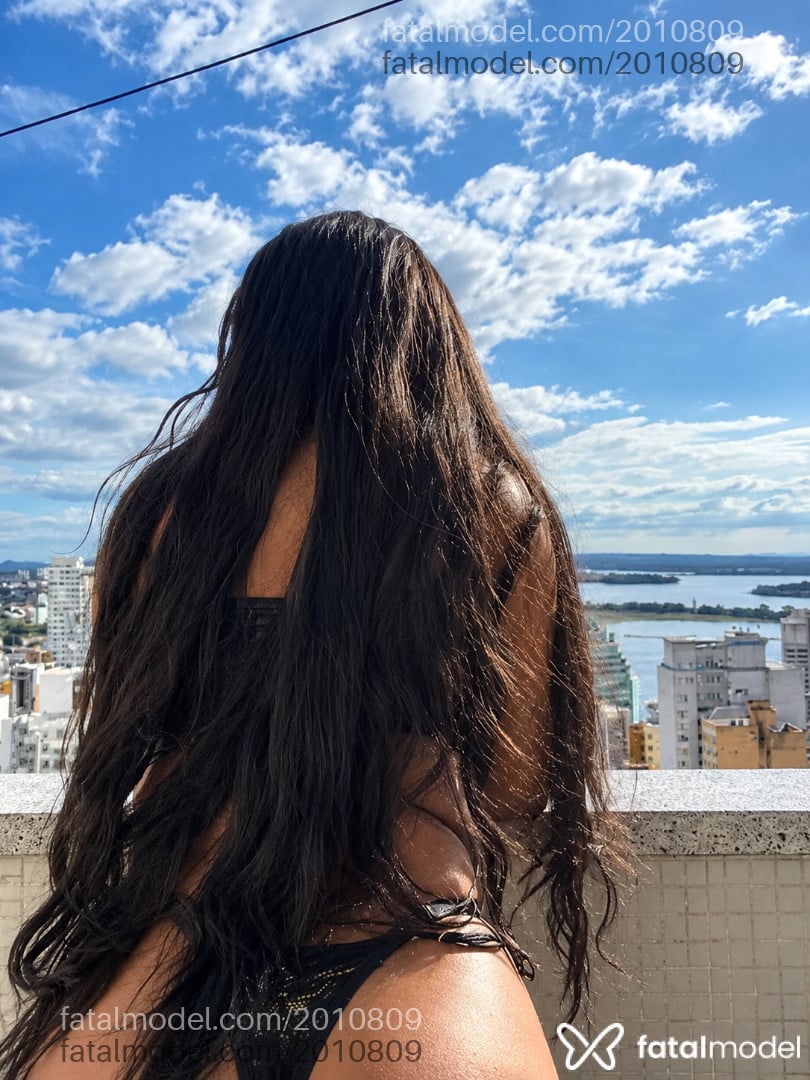 Acompanhante mulher morena (o) de olhos castanhos - Luamorenay