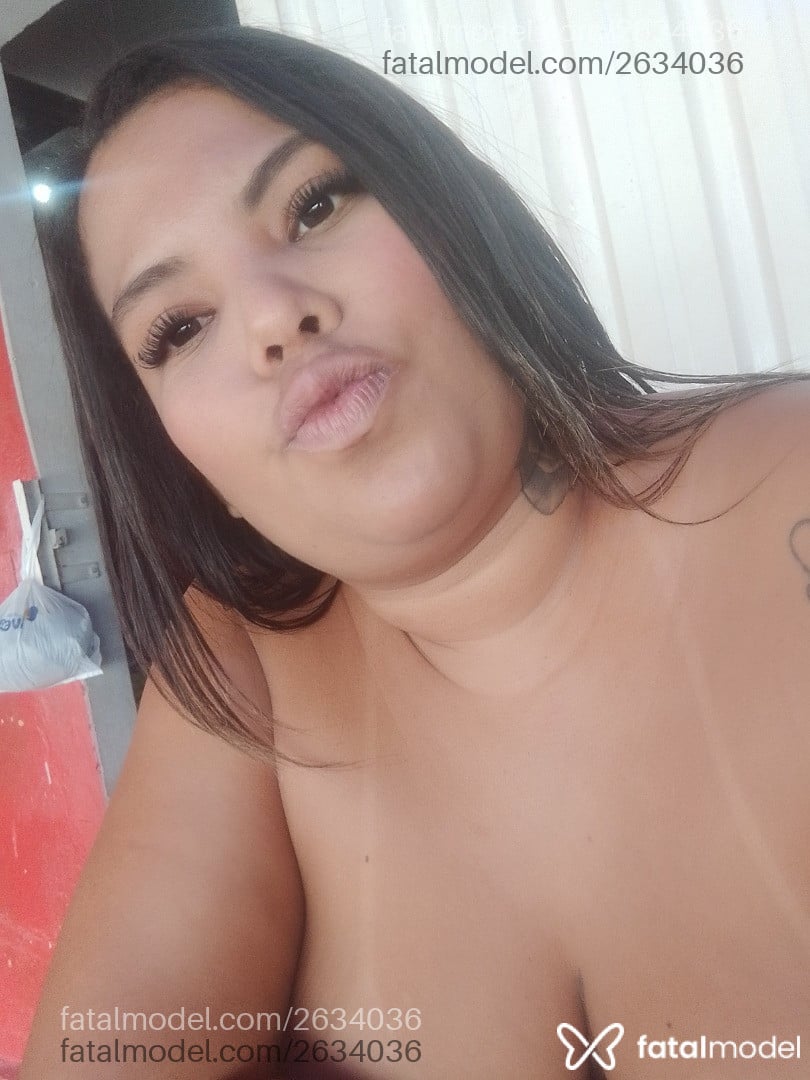 Acompanhante mulher com cabelo castanho de olhos pretos - Beatriz Brandão