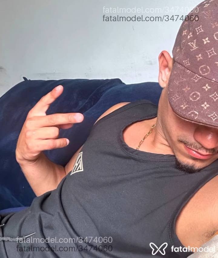 Acompanhante homem morena (o) de olhos castanhos - Novinhodevintetres