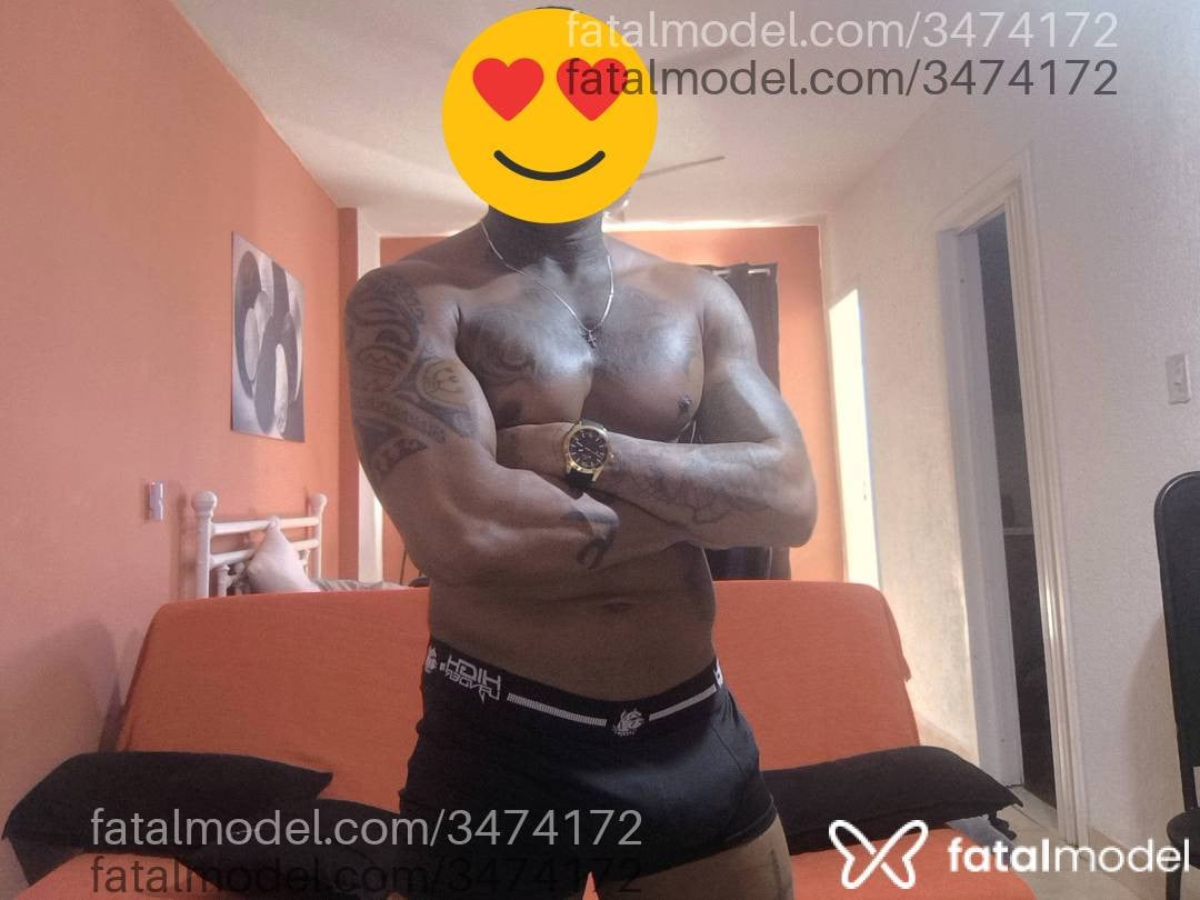 Acompanhante homem morena (o) de olhos pretos - Vitor Hugo