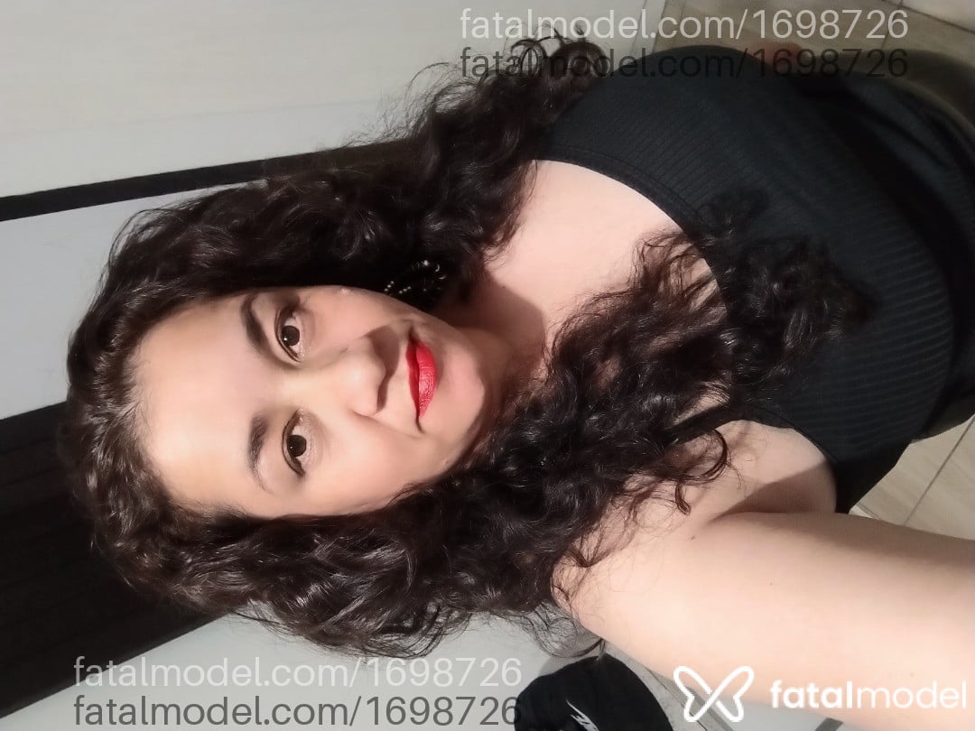 Acompanhante mulher com cabelo castanho de olhos castanhos - Paty