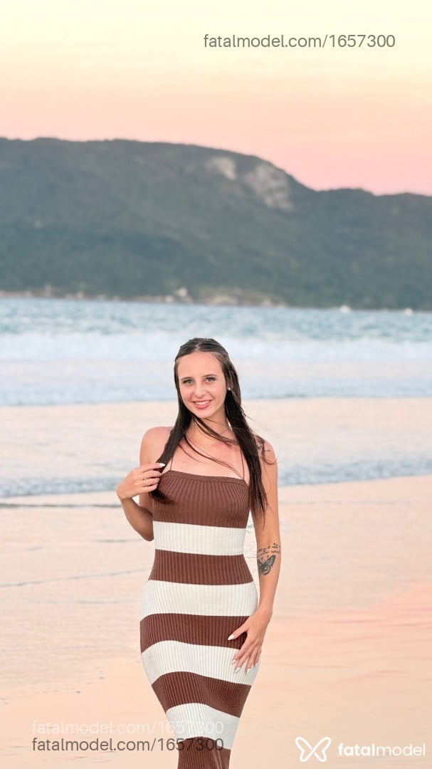 Acompanhante mulher loira (o) de olhos azuis - Yasmin