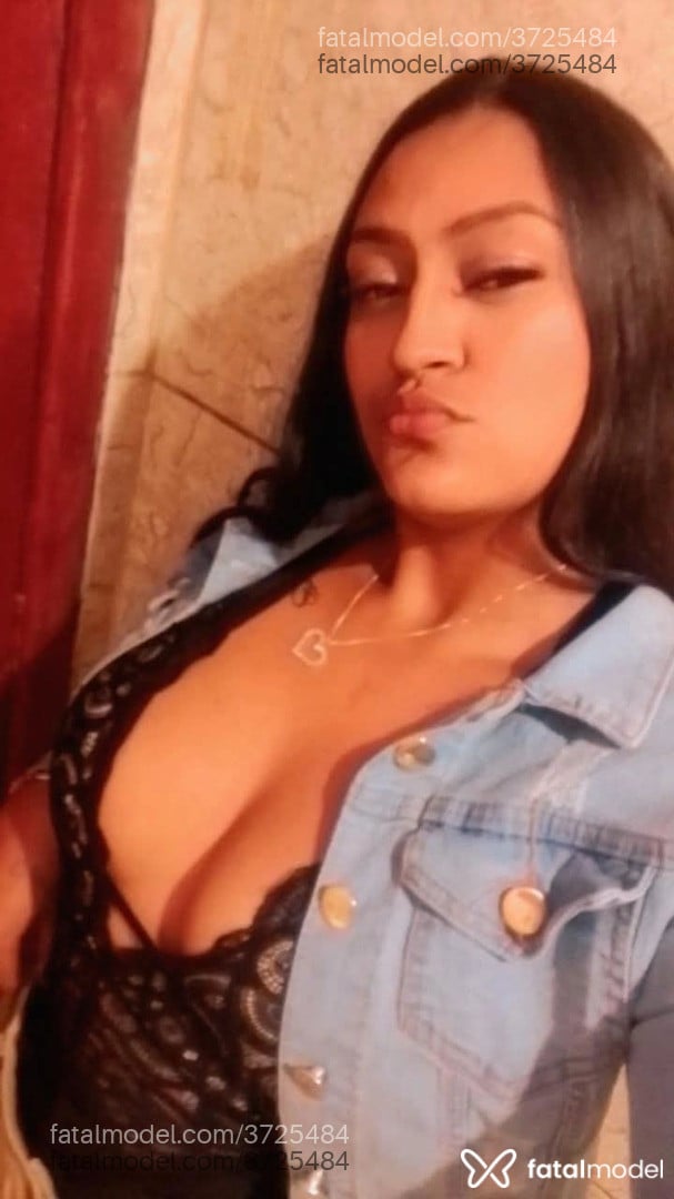 Acompanhante mulher morena (o) de olhos pretos - Brendha