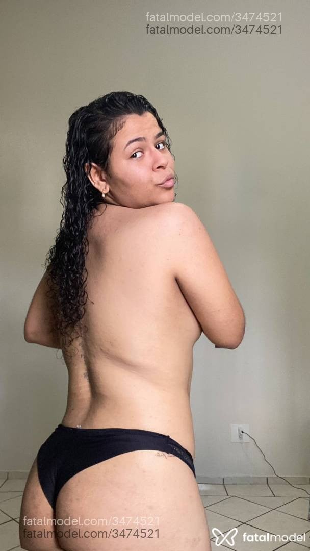 Acompanhante mulher morena (o) de olhos castanhos - Cristal