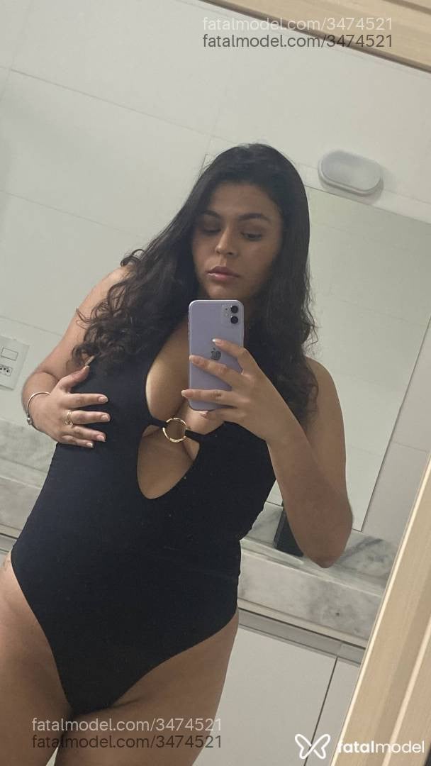 Acompanhante mulher morena (o) de olhos castanhos - Cristal