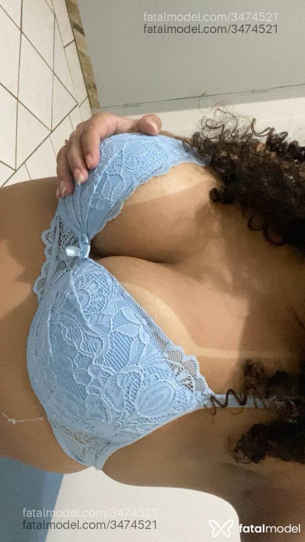 Acompanhante mulher morena (o) de olhos castanhos - Cristal