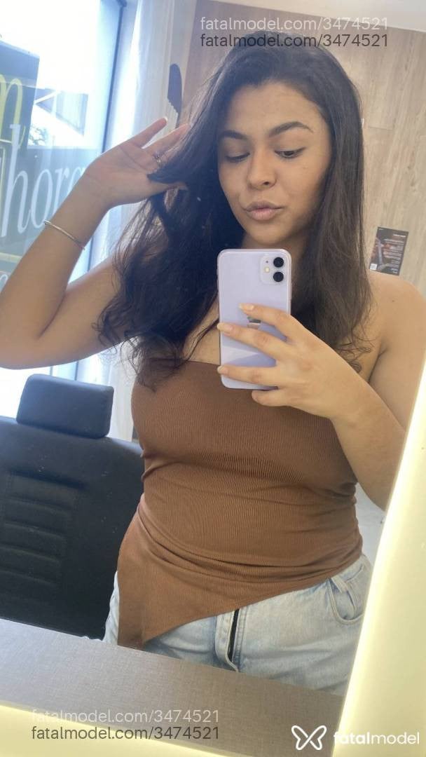 Acompanhante mulher morena (o) de olhos castanhos - Cristal