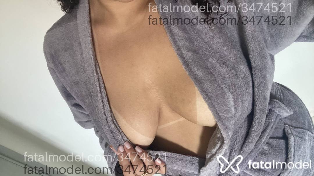 Acompanhante mulher morena (o) de olhos castanhos - Cristal