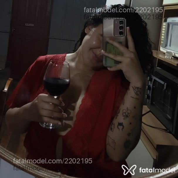 Acompanhante mulher ruiva (o) de olhos castanhos - Stefany Pitty