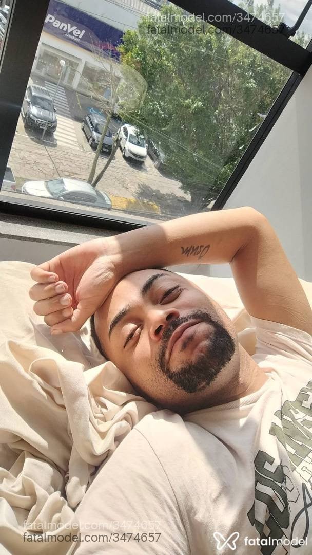 Acompanhante homem morena (o) de olhos pretos - Dom Bleck
