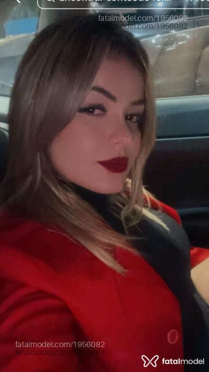 Acompanhante mulher loira (o) de olhos castanhos - Monara Tavares