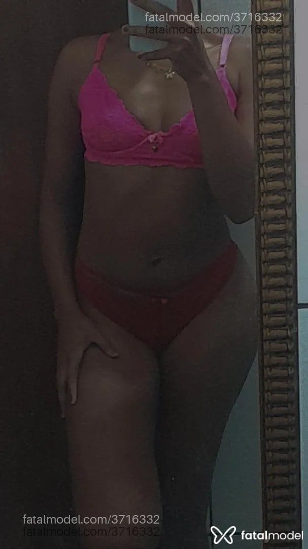 Acompanhante mulher morena (o) de olhos pretos - Eduarda
