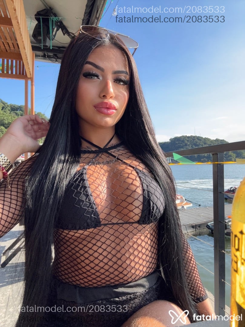 Acompanhante mulher morena (o) de olhos verdes - Maya Duarte