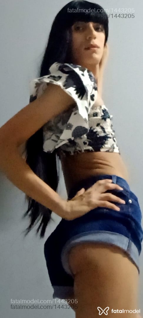 Acompanhante mulher trans morena (o) de olhos pretos - Angel
