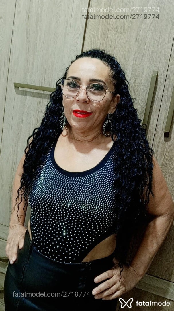 Acompanhante mulher com cabelo castanho de olhos castanhos - Marya Trepadeira