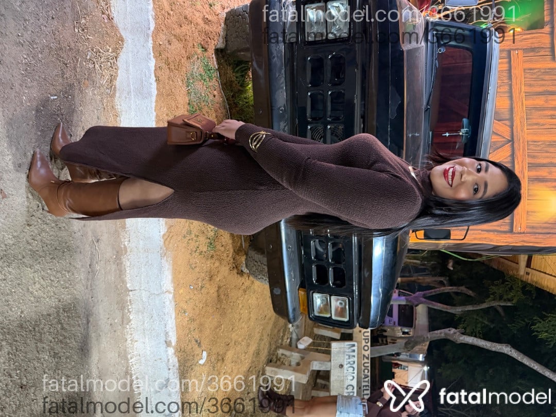 Acompanhante mulher morena (o) de olhos pretos - Bella