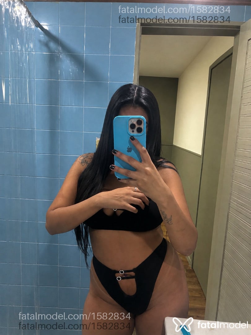 Acompanhante mulher morena (o) de olhos pretos - Safira