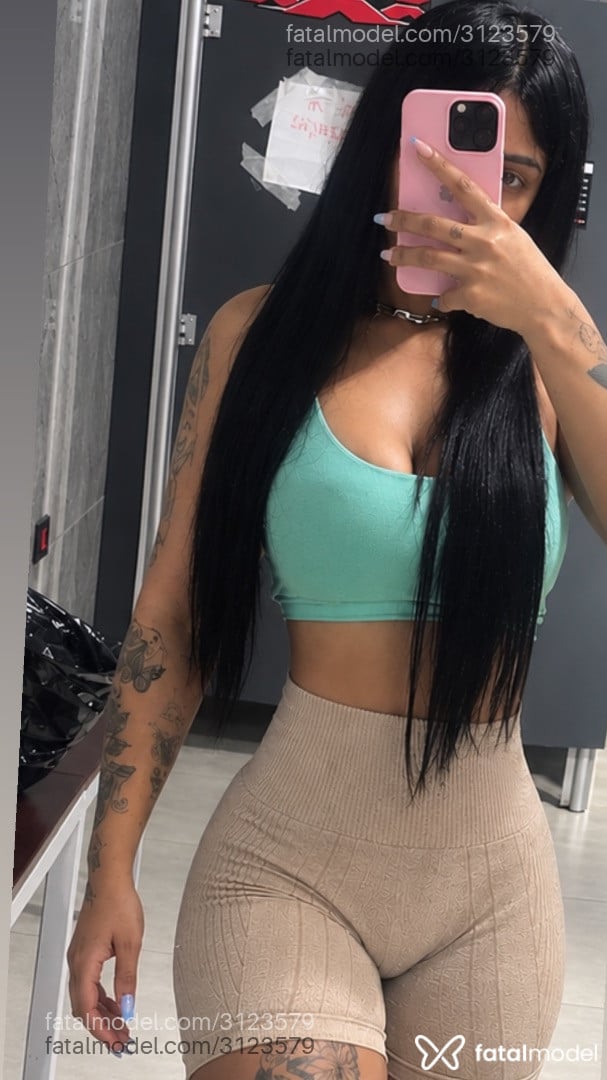 Acompanhante mulher morena (o) de olhos castanhos - Indiazinhaa