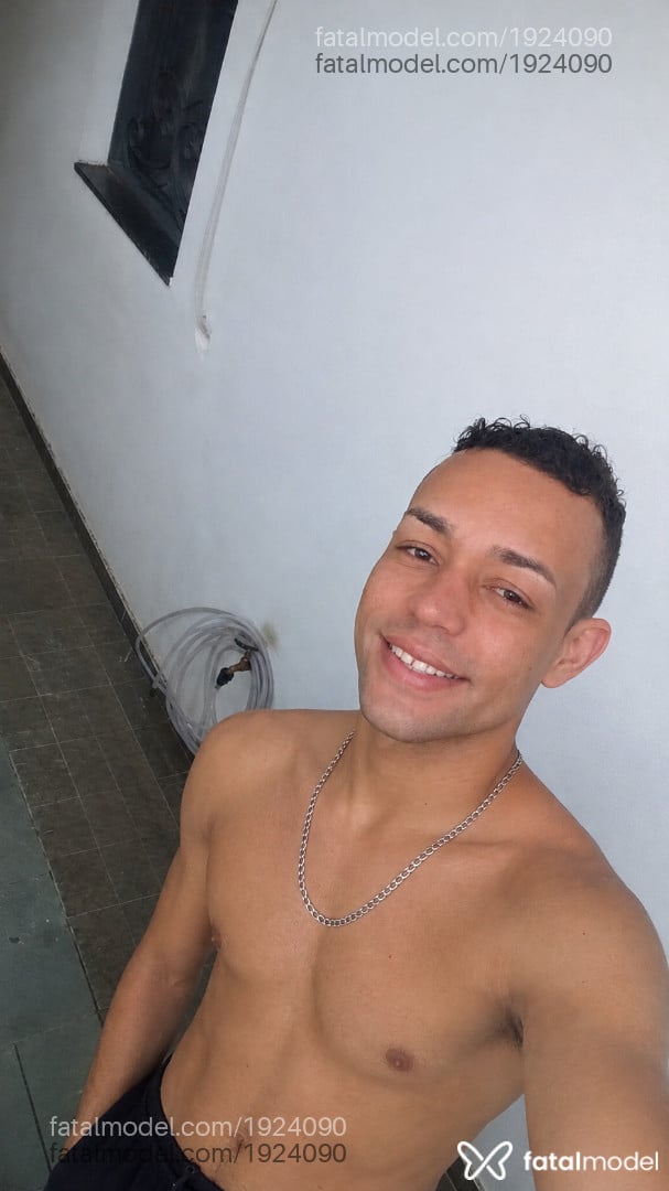 Acompanhante homem morena (o) de olhos pretos - Luccas