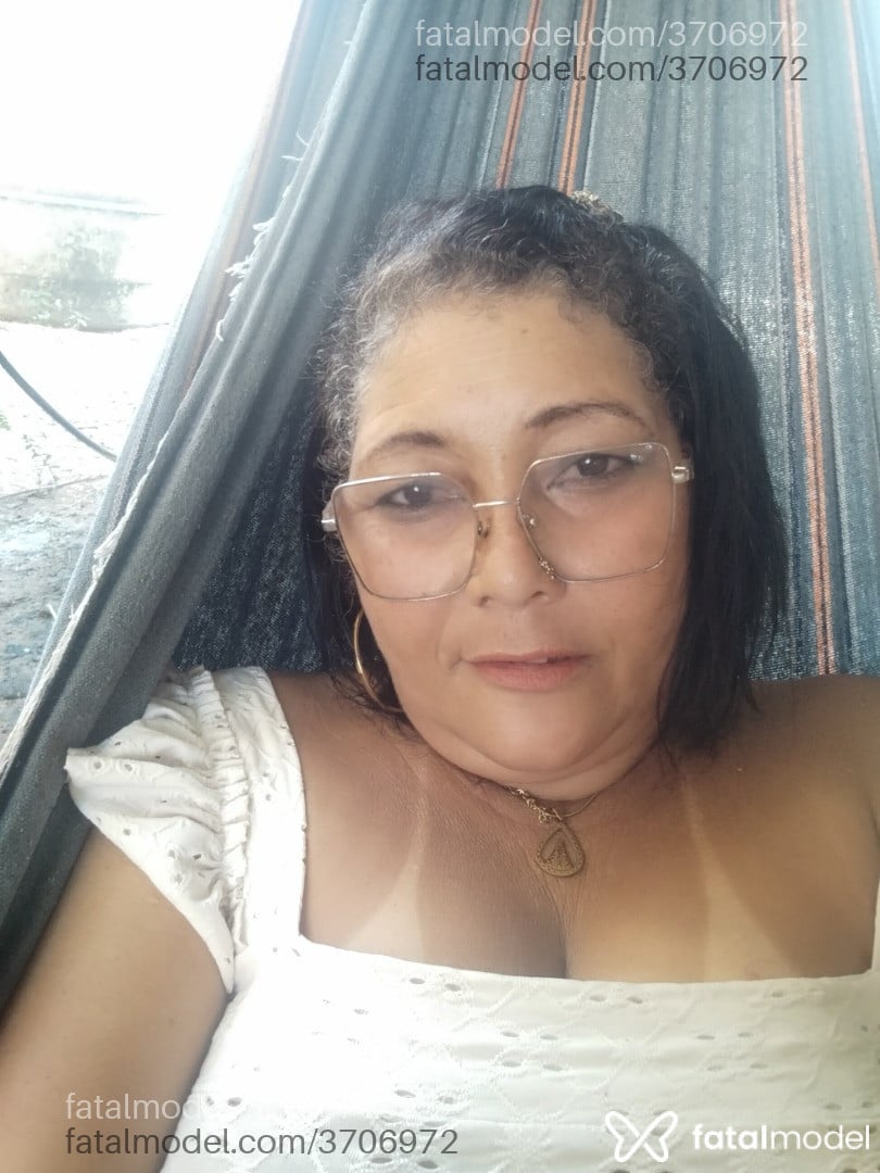 Acompanhante mulher morena (o) de olhos pretos - Mariarantes