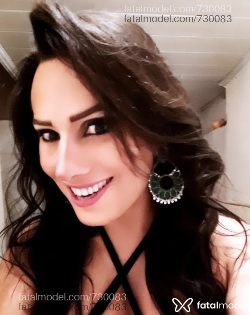 Acompanhante mulher trans morena (o) de olhos castanhos - Megan
