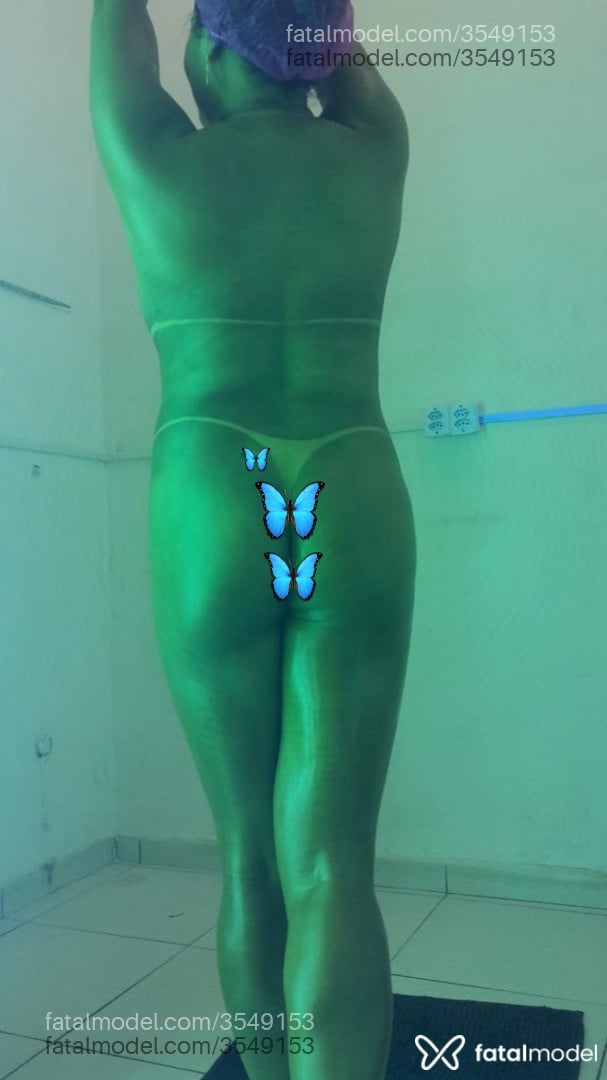 Acompanhante mulher morena (o) de olhos pretos - Amora