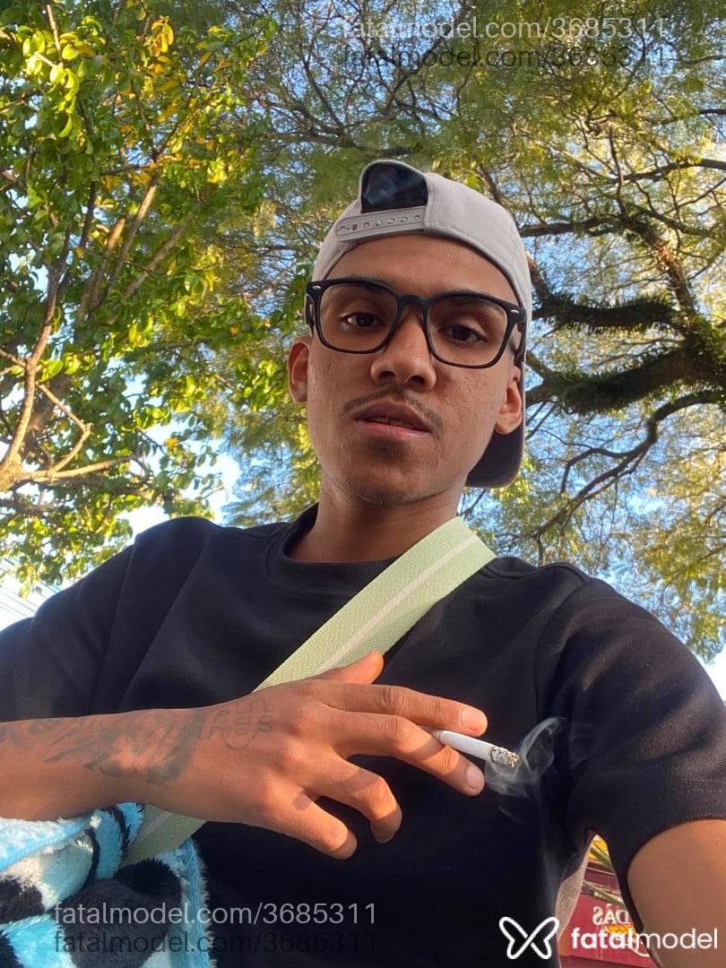Acompanhante homem morena (o) de olhos castanhos - Elias Lipe