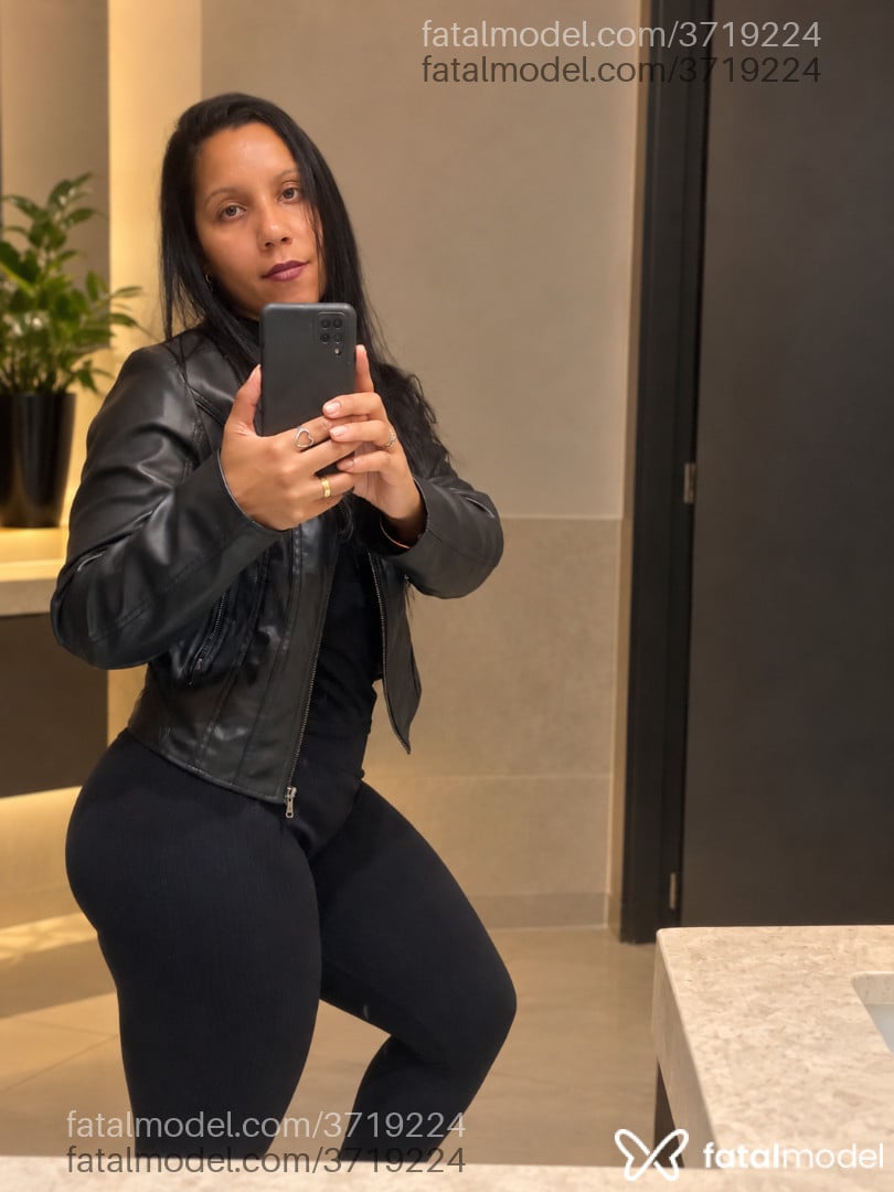 Acompanhante mulher com cabelo castanho de olhos castanhos - Paloma