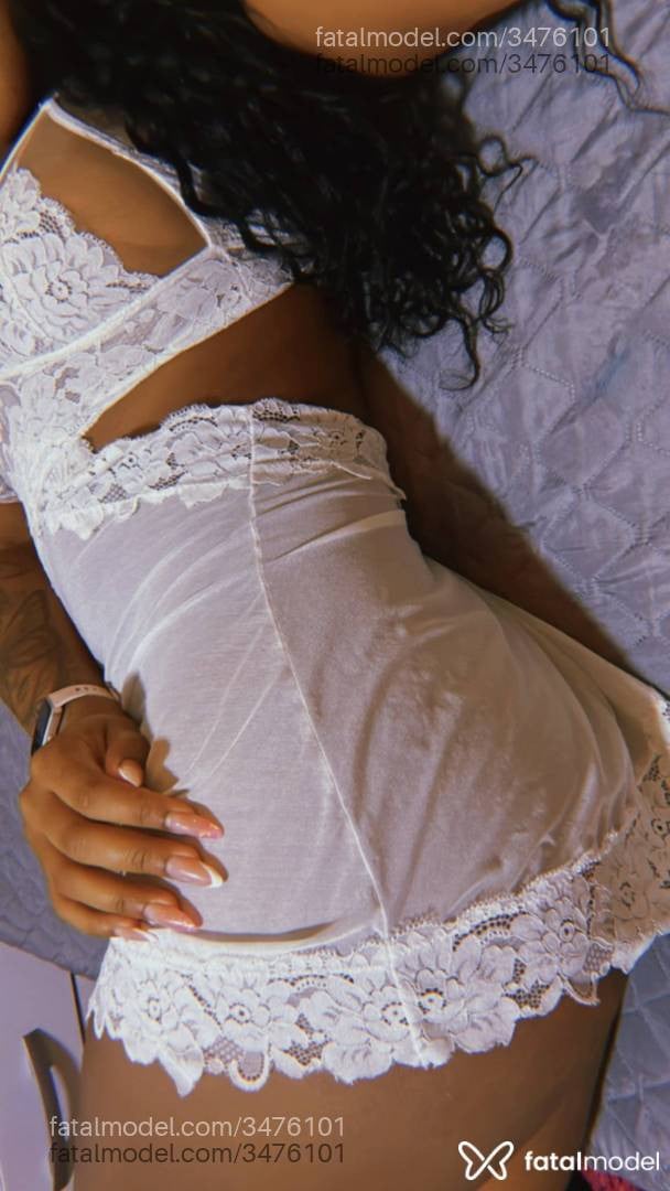 Acompanhante mulher morena (o) de olhos pretos - Melissa